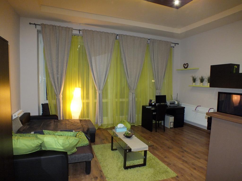 بودابست Standard Apartment By Hi5 - Feherhajo الغرفة الصورة